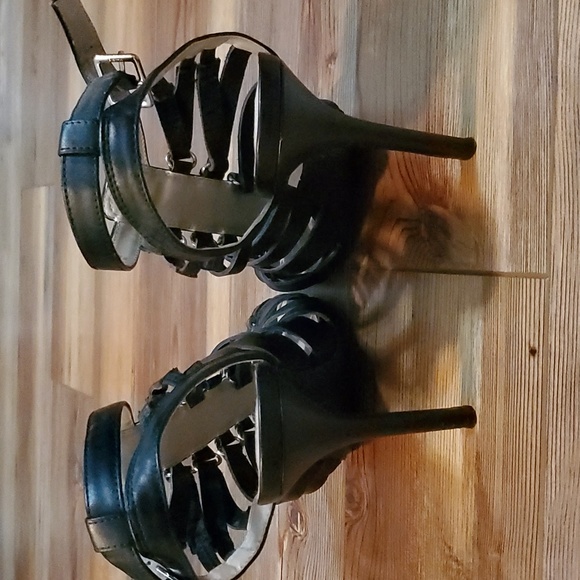 Guess stilettos. Women's size 9.5 - Picture 4 of 6